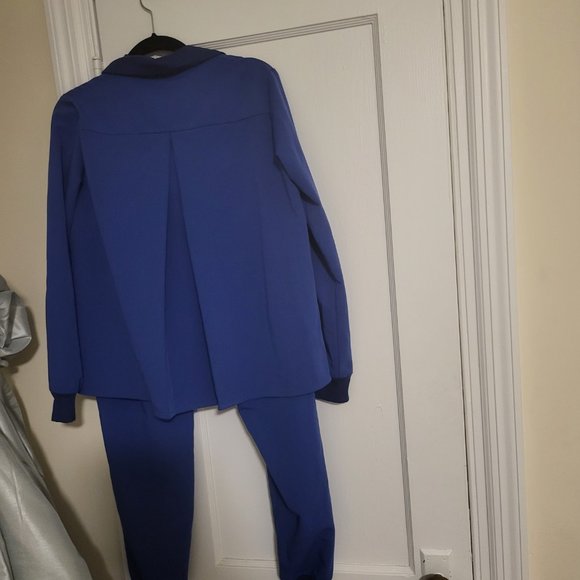 FIGS -BLUES Bundle, few NWT, or gently worn, all like new or new - Picture 7 of 11